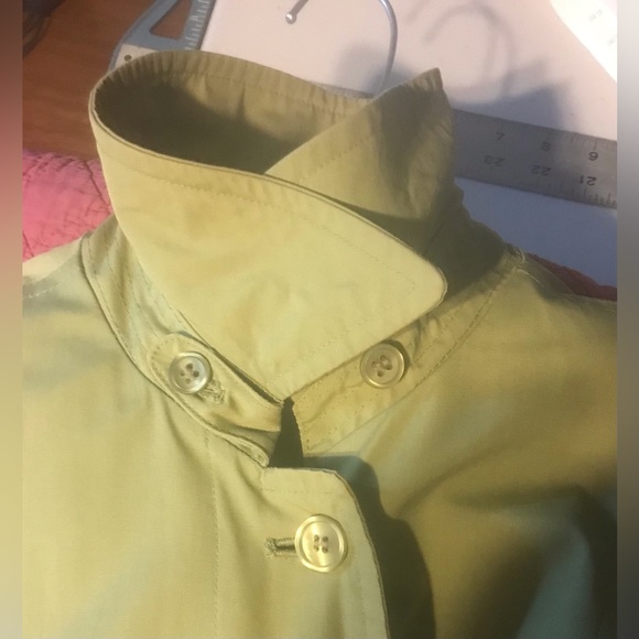 Timeless, size 16 London Fog belt less trench coat. Vintage, mint condition. - Picture 2 of 6